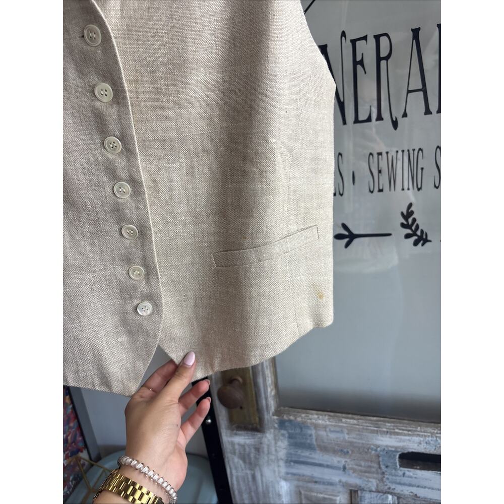 Collection Point Of View 100% Linen Vest - Picture 8 of 9